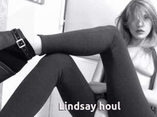 Lindsay_houl
