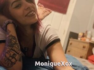 MoniqueXox