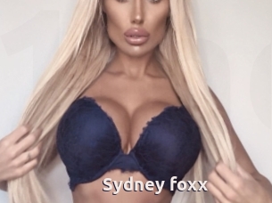 Sydney_foxx