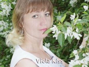 Viola_Kiss_
